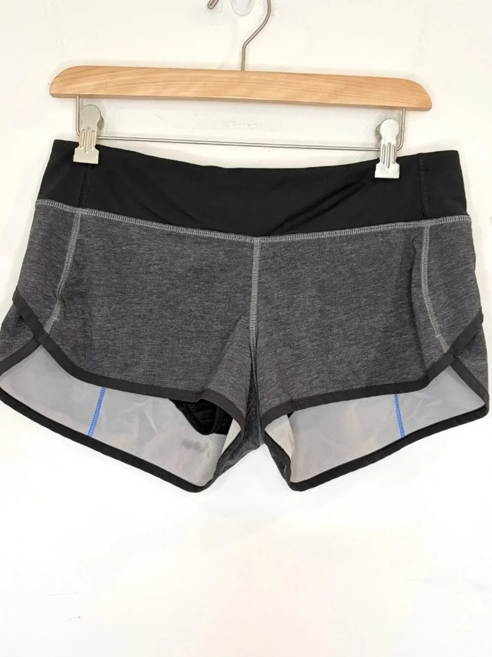 Lululemon Speed Shorts Women’s 6 Mid-Rise 2.5" Inseam Lined Gray Black Blue - Picture 1 of 5